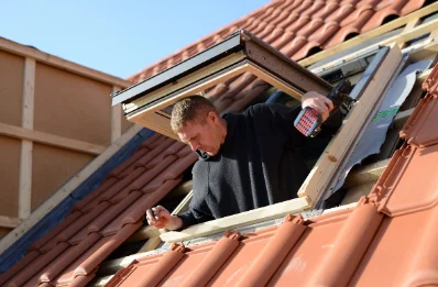 Pose de fenêtres de toit Velux à Genêts